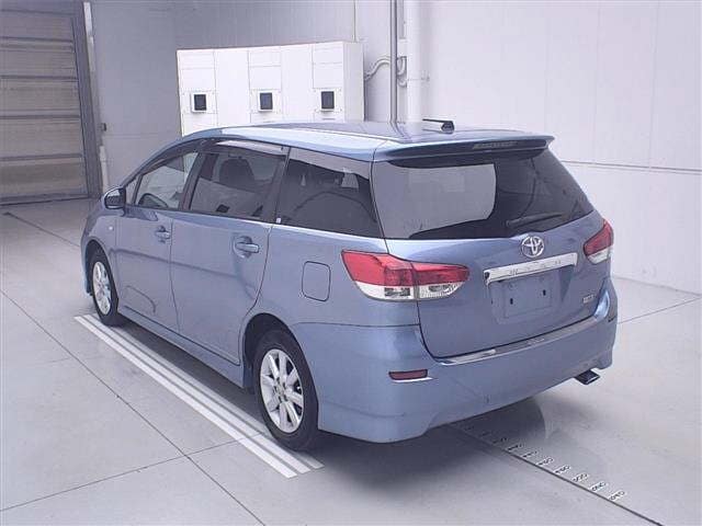 TOYOTA Wish thumbnail 2