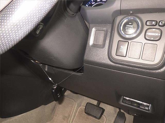 TOYOTA Wish thumbnail 8