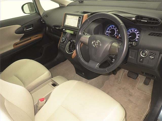 TOYOTA Wish thumbnail 3