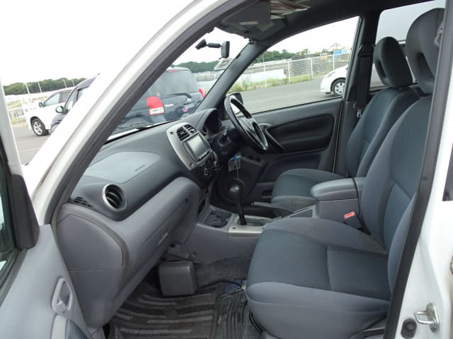 TOYOTA RAV4 thumbnail 26