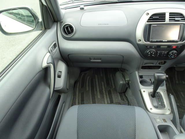 TOYOTA RAV4 thumbnail 32