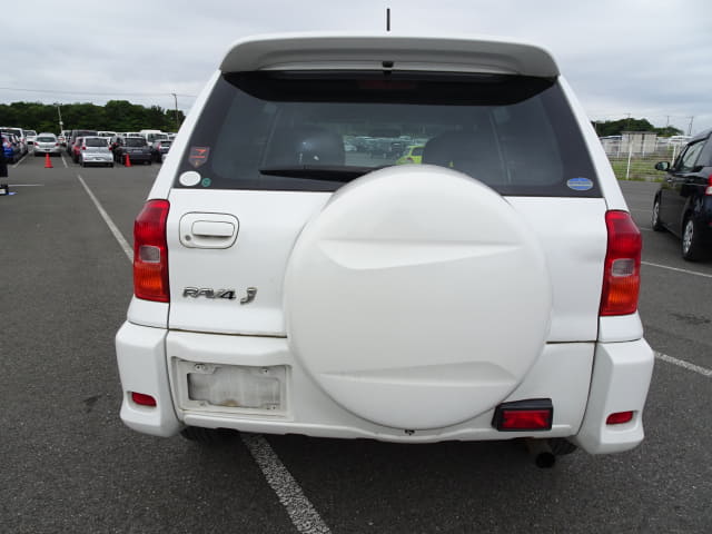 TOYOTA RAV4 thumbnail 4