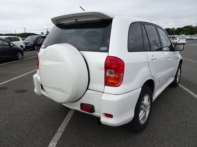 TOYOTA RAV4 thumbnail 5