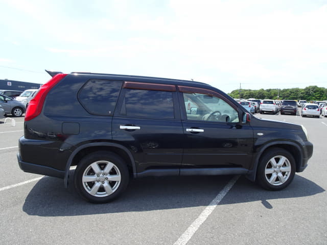 NISSAN X-Trail thumbnail 6