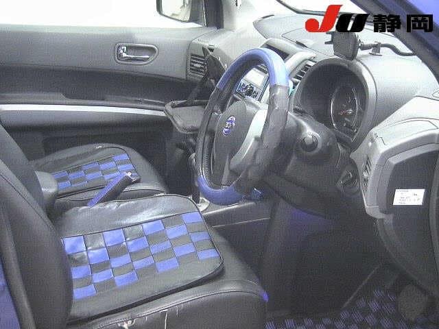 NISSAN X-Trail thumbnail 3