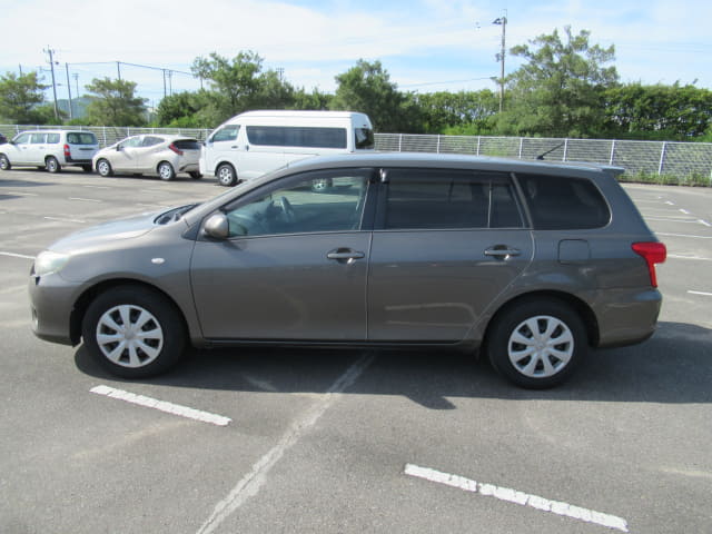 TOYOTA Corolla Fielder thumbnail 2