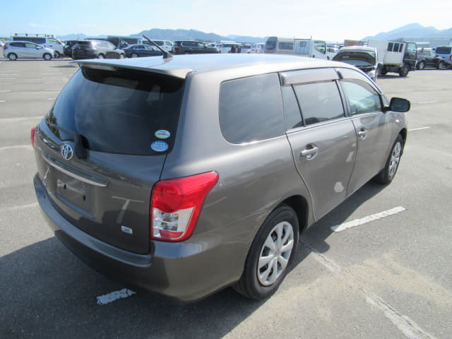 TOYOTA Corolla Fielder thumbnail 5