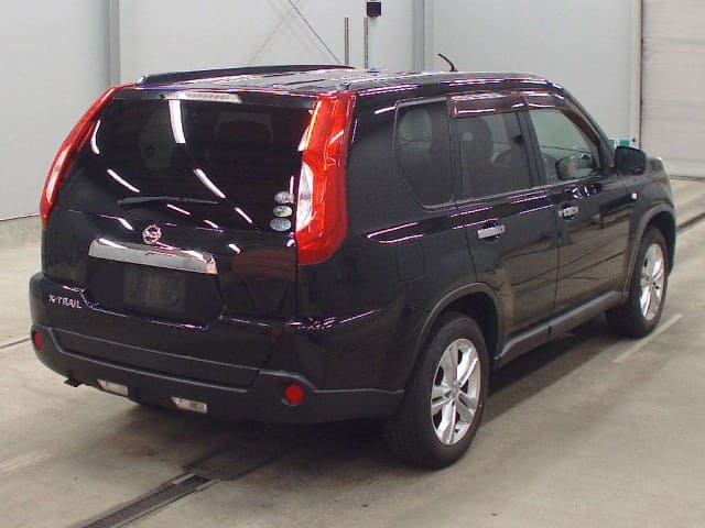 NISSAN X-Trail thumbnail 2