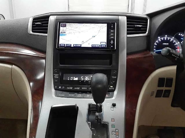 TOYOTA Alphard thumbnail 8