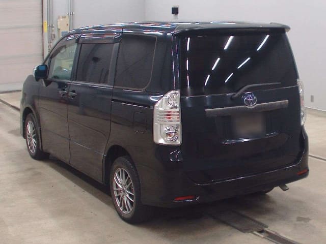 TOYOTA Voxy thumbnail 8