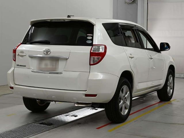 TOYOTA Vanguard thumbnail 2