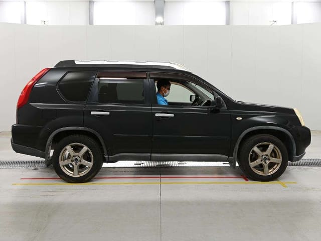 NISSAN X-Trail thumbnail 5