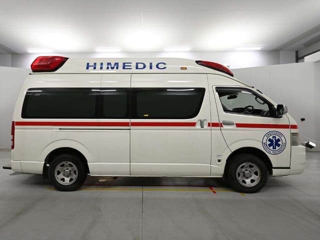 TOYOTA Hiace Commuter thumbnail 5