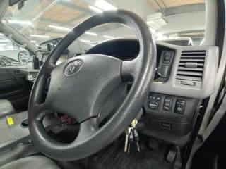 2010 TOYOTA Hiace Commuter
