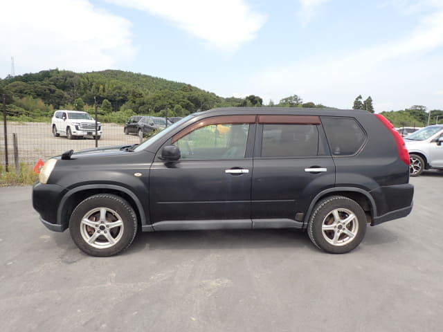NISSAN X-Trail thumbnail 2