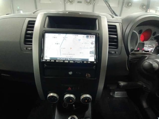 NISSAN X-Trail thumbnail 8