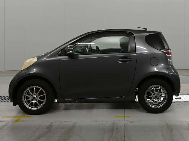 TOYOTA IQ thumbnail 5