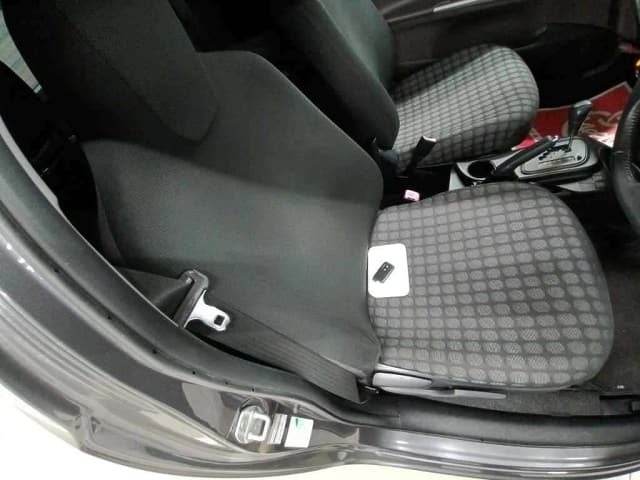 TOYOTA IQ thumbnail 8