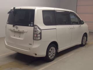 2010 TOYOTA Voxy