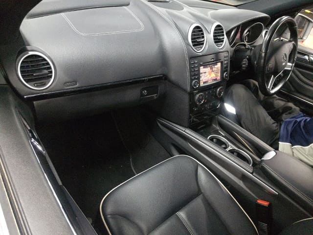 MERCEDES-BENZ M-Class thumbnail 4