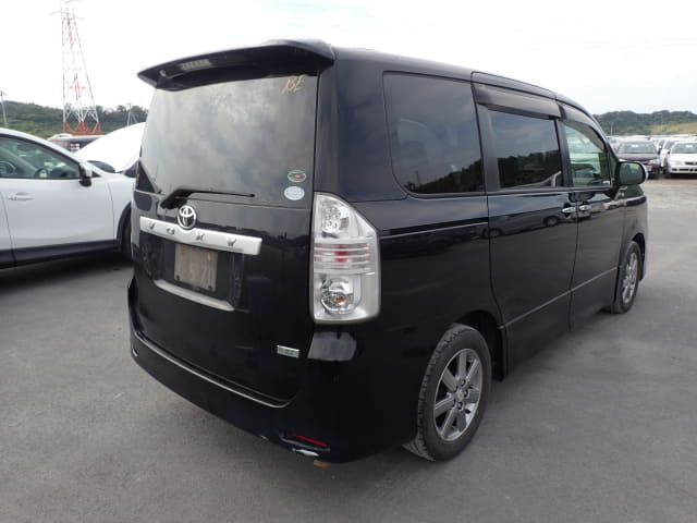 TOYOTA Voxy thumbnail 5