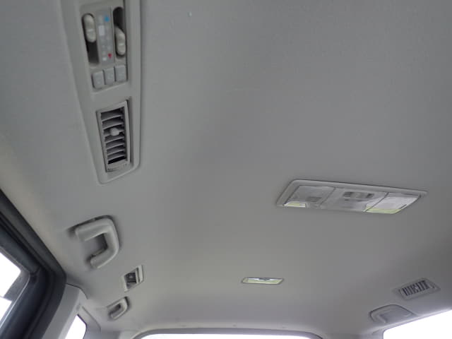 TOYOTA Voxy thumbnail 24