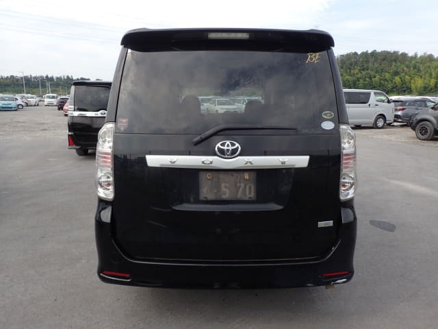 TOYOTA Voxy thumbnail 4