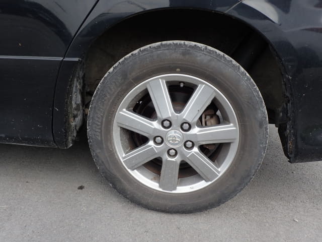 TOYOTA Voxy thumbnail 10