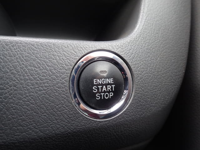 TOYOTA Voxy thumbnail 39