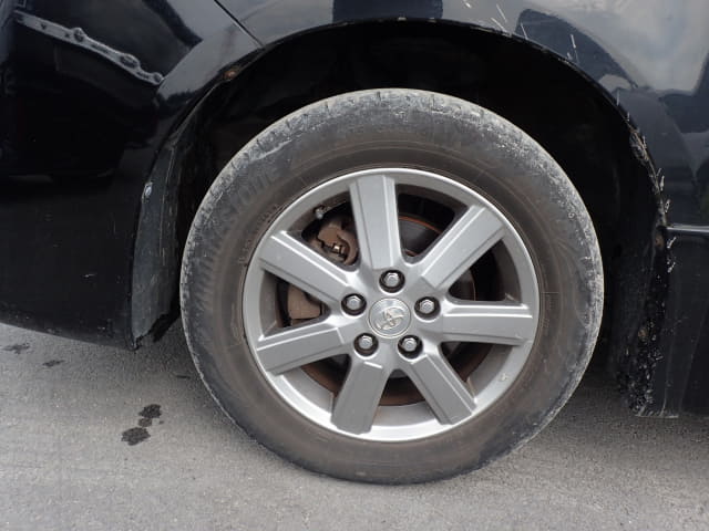 TOYOTA Voxy thumbnail 9