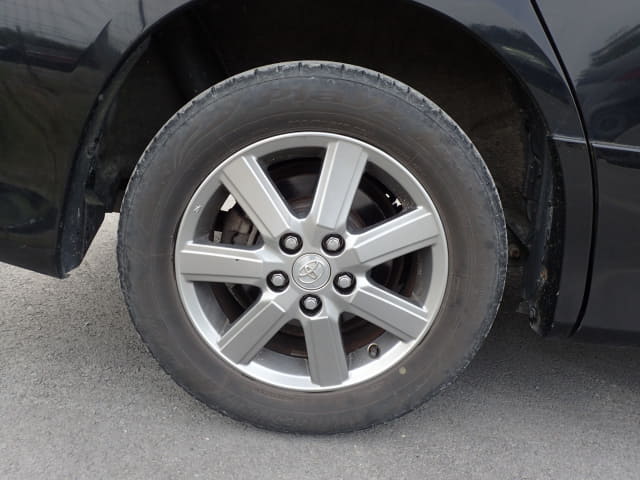 TOYOTA Voxy thumbnail 11