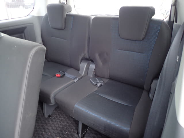 TOYOTA Voxy thumbnail 28