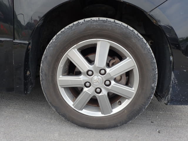 TOYOTA Voxy thumbnail 12