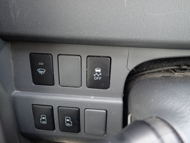 TOYOTA Voxy thumbnail 47