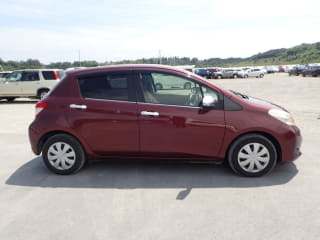2011 TOYOTA Vitz