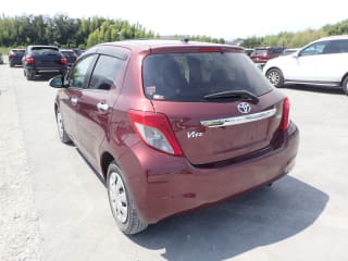2011 TOYOTA Vitz