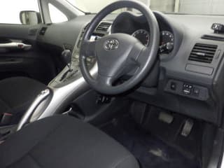 2009 TOYOTA Auris