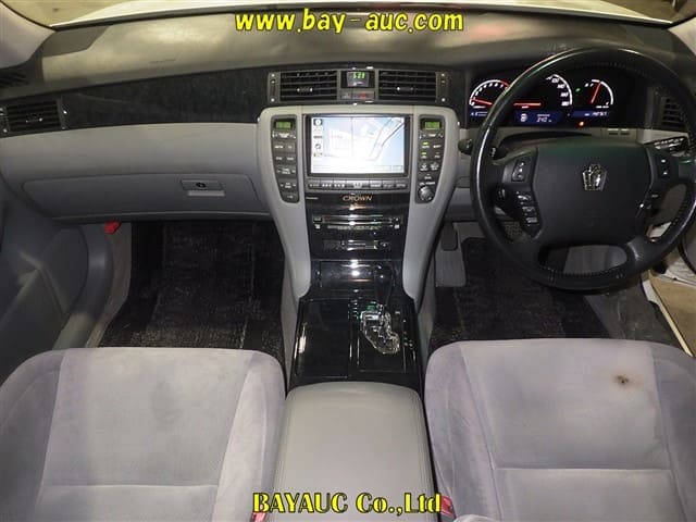 TOYOTA Crown thumbnail 3