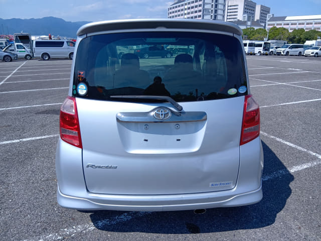 TOYOTA Ractis thumbnail 4
