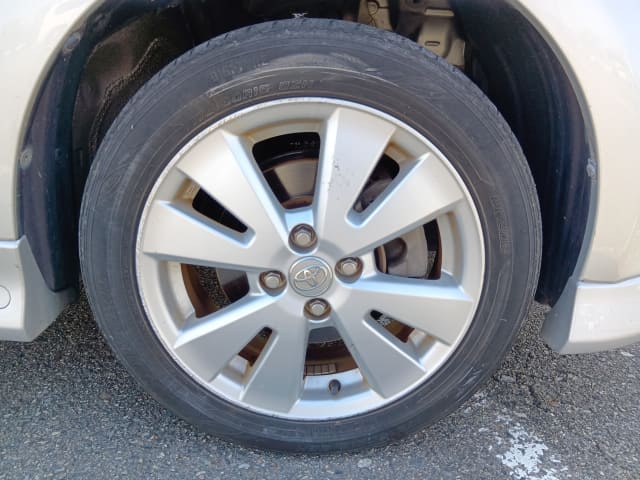 TOYOTA Ractis thumbnail 12