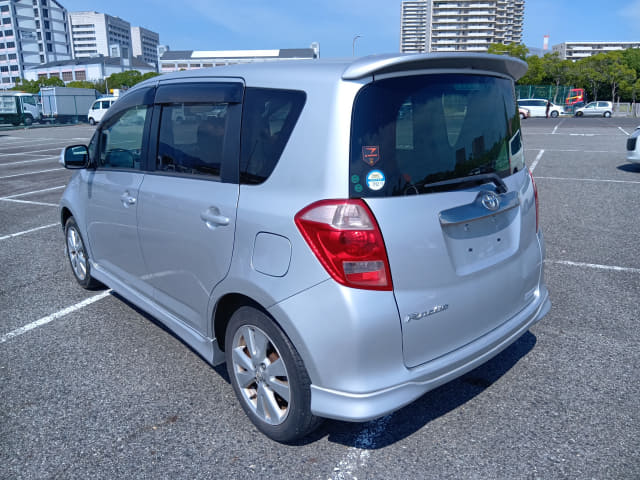 TOYOTA Ractis thumbnail 3
