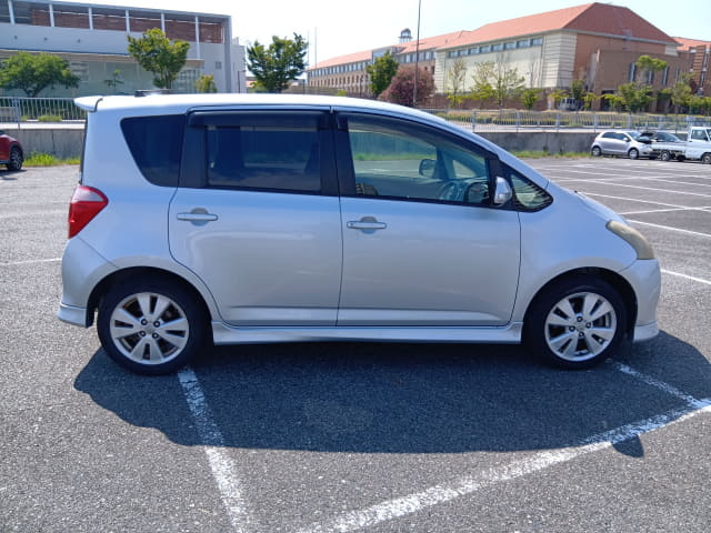 TOYOTA Ractis thumbnail 6