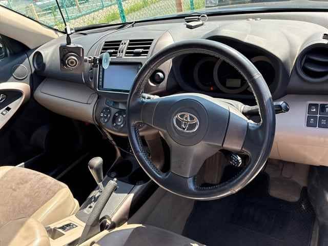 TOYOTA Vanguard thumbnail 3
