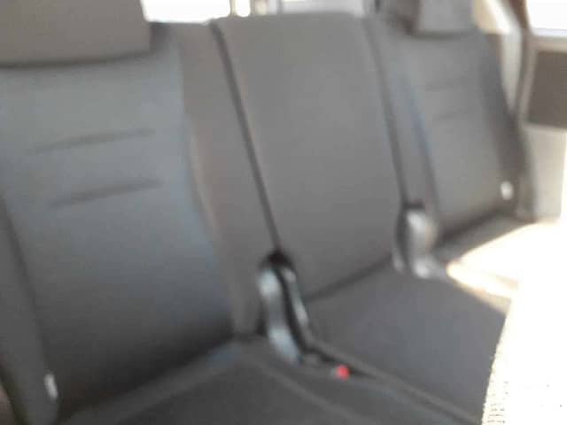 TOYOTA Voxy thumbnail 8