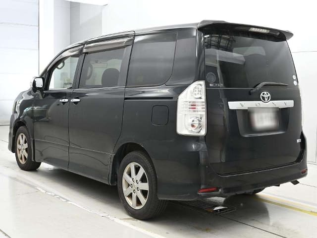 TOYOTA Voxy thumbnail 5