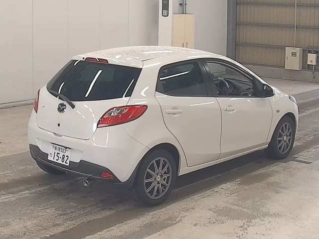 MAZDA Demio thumbnail 2
