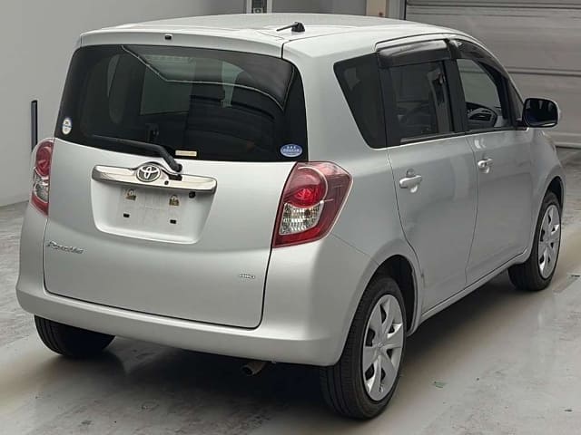 TOYOTA Ractis thumbnail 2