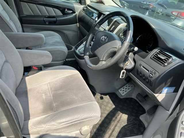 TOYOTA Alphard thumbnail 4