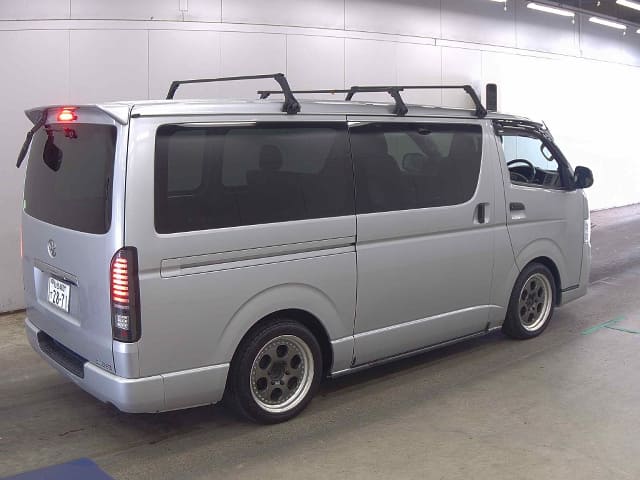 TOYOTA Hiace Van thumbnail 2