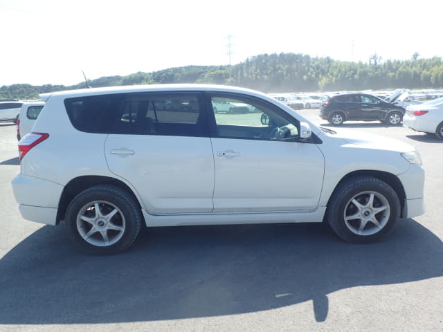 TOYOTA Vanguard thumbnail 6